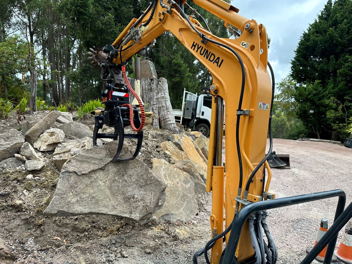 Hyundai Rotating Excavator Grabs