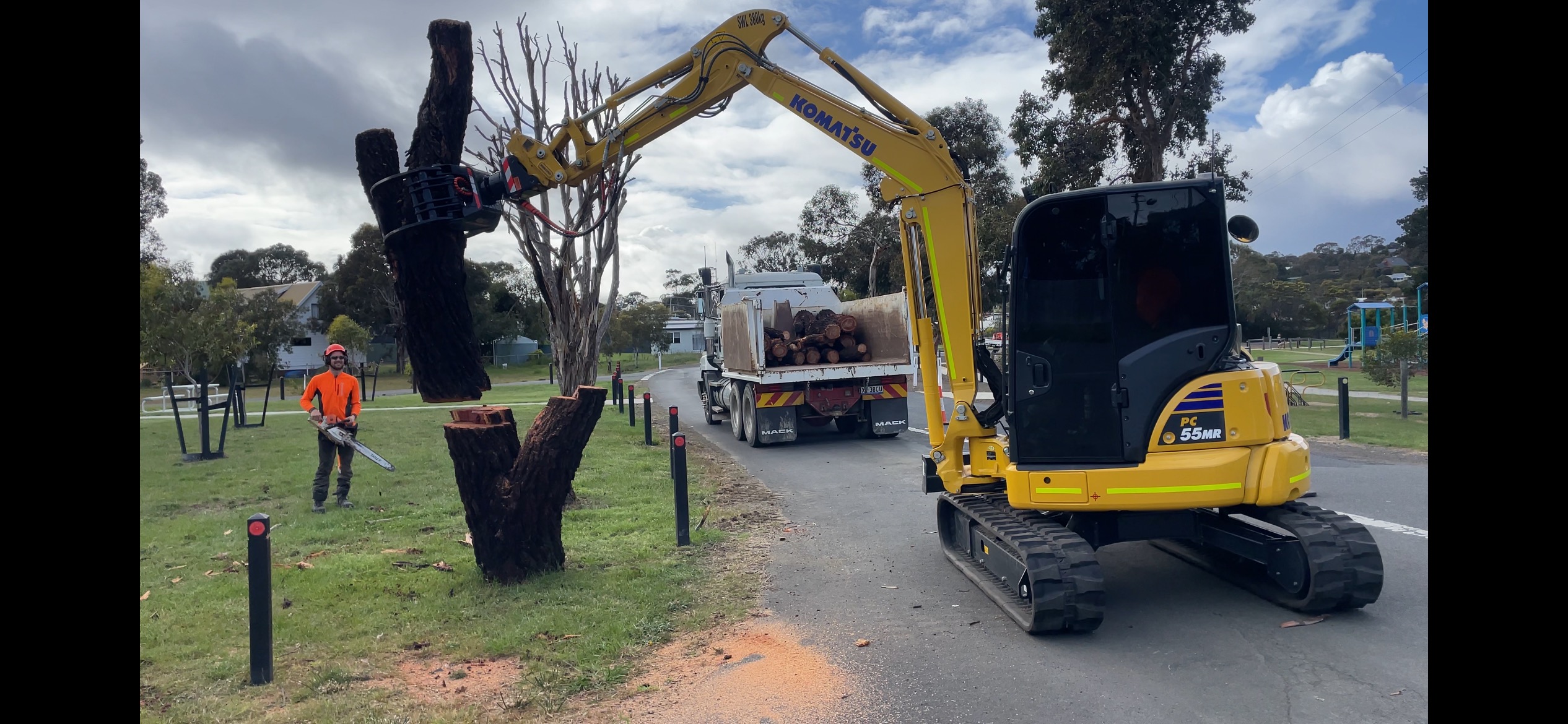 Komatsu Rotating Excavator Grabs
